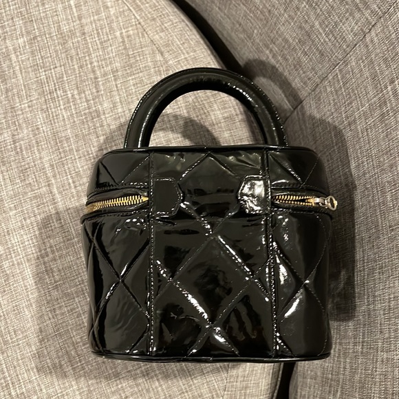 Authentic Chanel vintage vanity bag - Picture 5 of 9